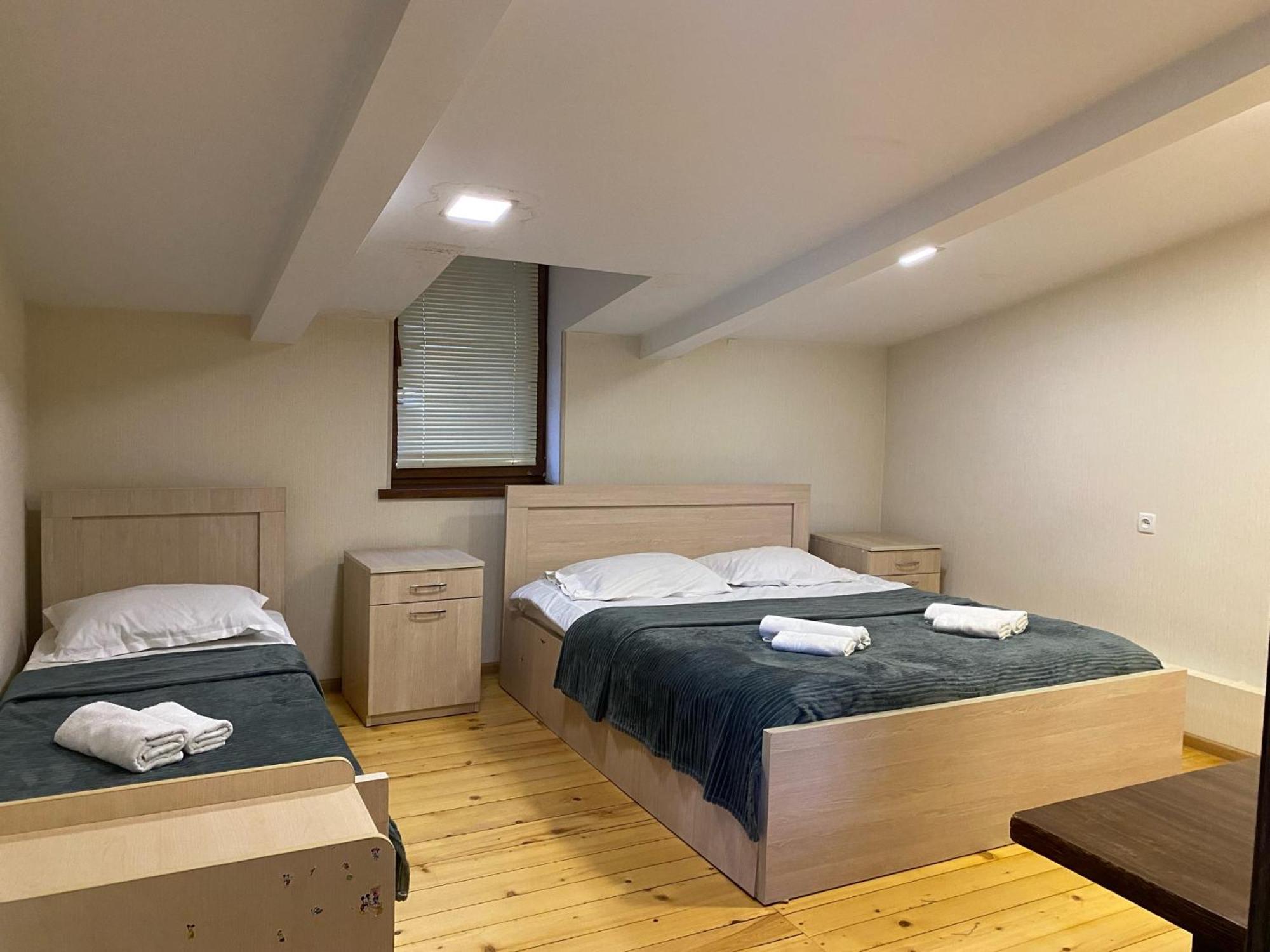 Anano'S Guesthouse ボルジョミ エクステリア 写真